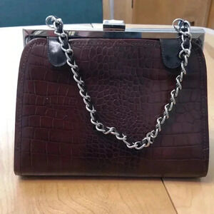 Vintage Victoria Wieczorek Beverly Hills brown leather handbag w/ chain handle.